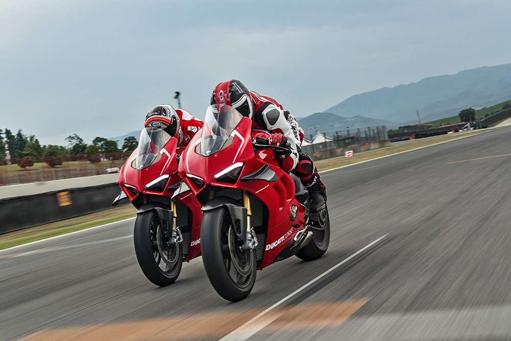15_DUCATI PANIGALE V4 R ACTION_UC69252_Low>