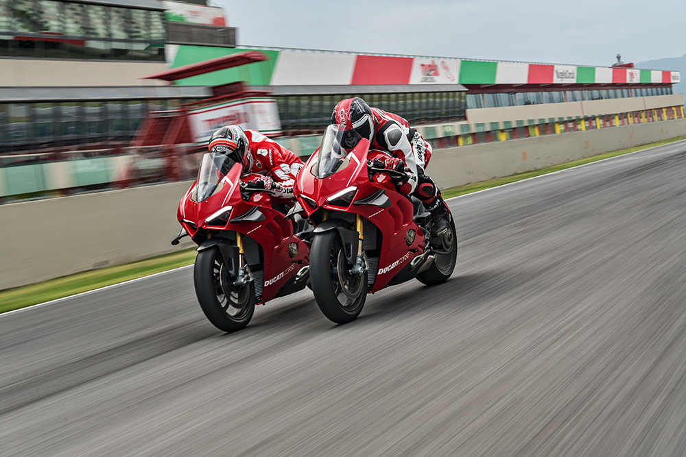 16_DUCATI PANIGALE V4 R ACTION_UC69253_Low>