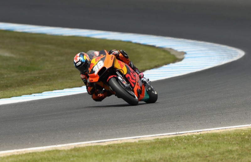 AUSTRALIA - OCTOBER 26:  Pol Espargaro of Spain and Red Bull KTM Factory Racing rounds the bend during free practice for the 2018 MotoGP of Australia at Phillip Island Grand Prix Circuit on October 26