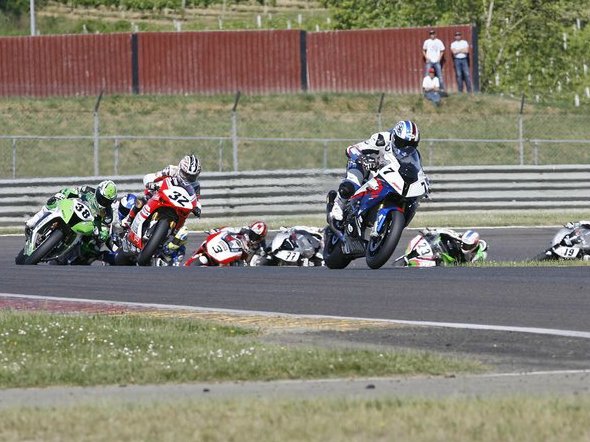 FSBK: terzo round 2011, a Le Vigeant BMW contro Kawasaki