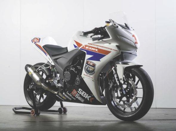 Honda presenta la CBR500R per la European Junior Cup