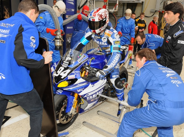 24h Le Mans 1° ora: abbandona la Yamaha GMT94
