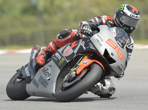 MotoGP: 2° giorno a Sepang, Lorenzo stacca Marquez e Rossi