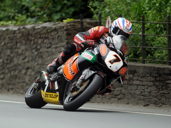 Tourist Trophy: a Plater il Senior TT, record per McGuinness