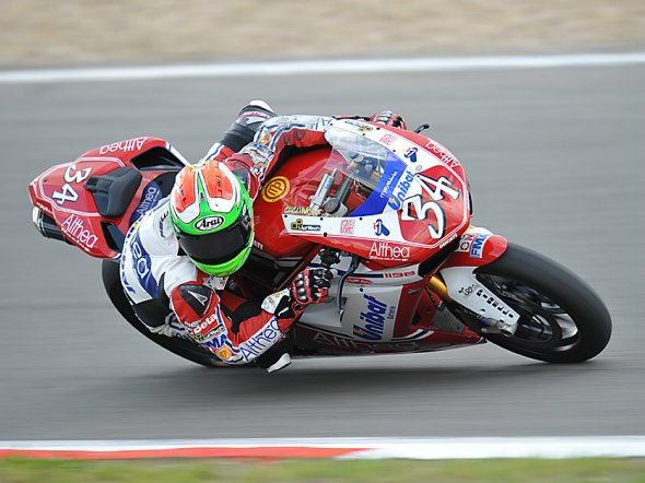 Superstock 1000 Nurburgring Qualifiche 2: Giugliano in pole