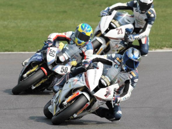 IDM Superbike Lausitzring Gara 1: successo di Cudlin, podio tutto BMW