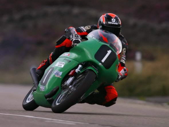 Manx Grand Prix: Farquhar porta al successo la Paton alla Classic 500 Race