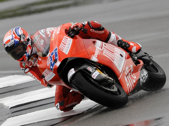 MotoGP Donington Warm Up: Casey Stoner velocissimo