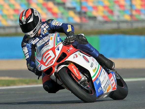 Superstock 1000 Magny Cours: 1° Petrucci, Giugliano campione