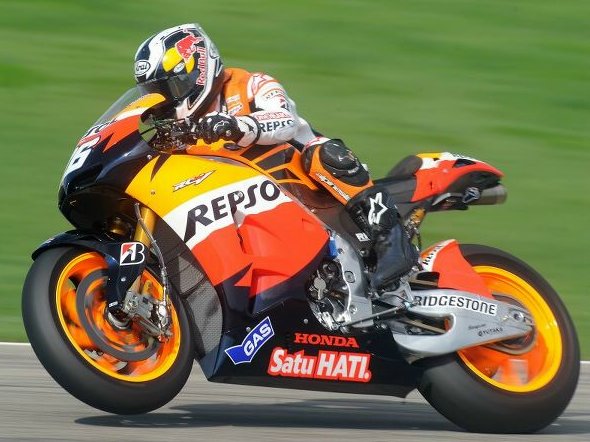 MotoGP: conclusa la prima giornata, Pedrosa risponde a Stoner, Rossi a 1″6
