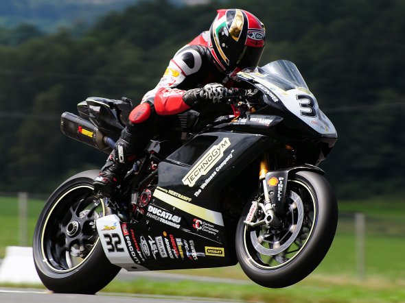 IDM Superbike: due piloti (e Ducati 1199) per Technogym Racing by Hertrampf