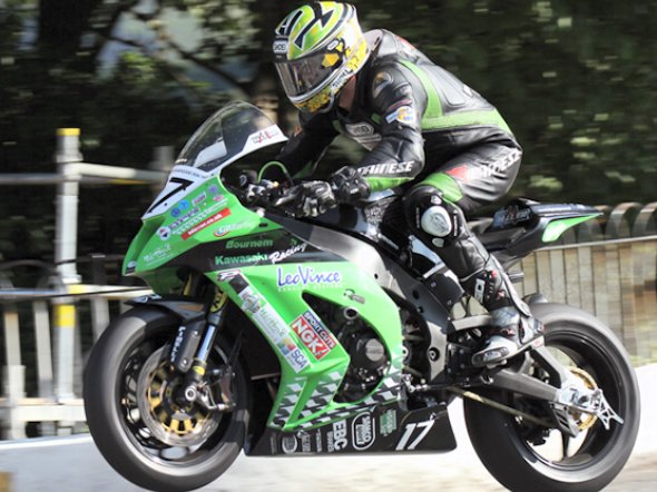 Tourist Trophy: James Hillier con Kawasaki in tutte e quattro le classi