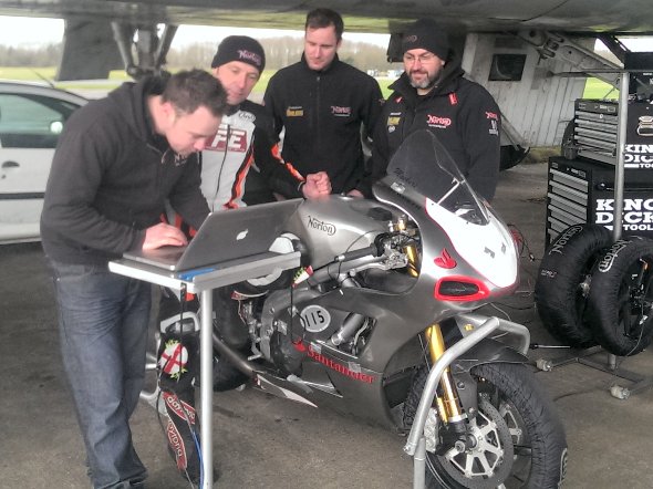 Tourist Trophy: Steve Plater collaudatore della Norton SG2 per il TT
