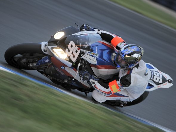 8h Oschersleben: BMW Motorrad France al top nelle prove libere in notturna