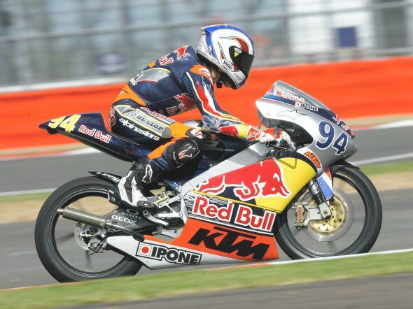 Red Bull Rookies Cup: Simon Danilo torna a casa per la riabilitazione
