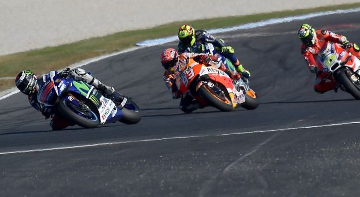 MotoGP, la polemica: Rossi contro Marquez, il biscottificio riscaldato