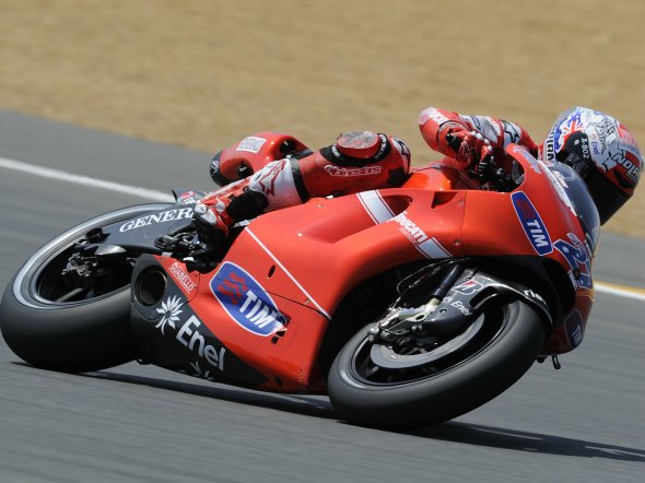 MotoGP Le Mans Warm Up: Casey Stoner al comando