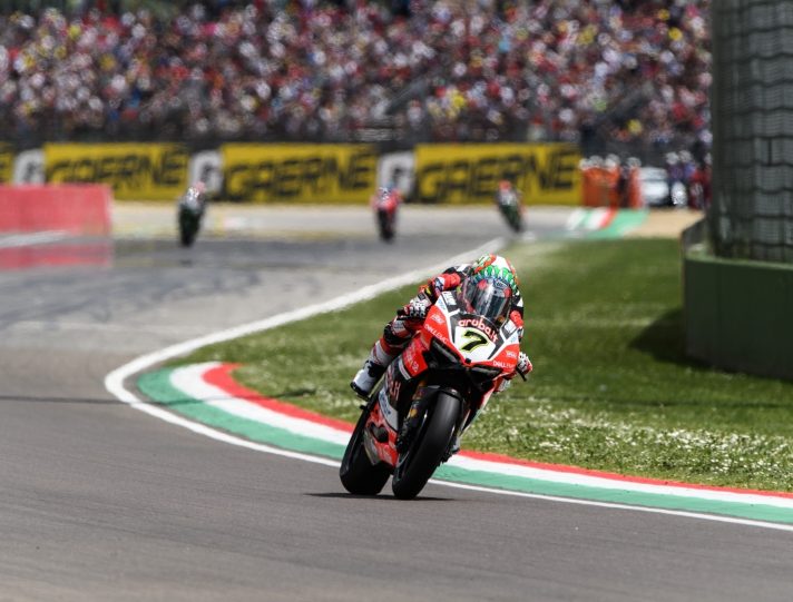 Superbike Imola Fantastico Chaz Davies che rimonta la Ducati trionfa