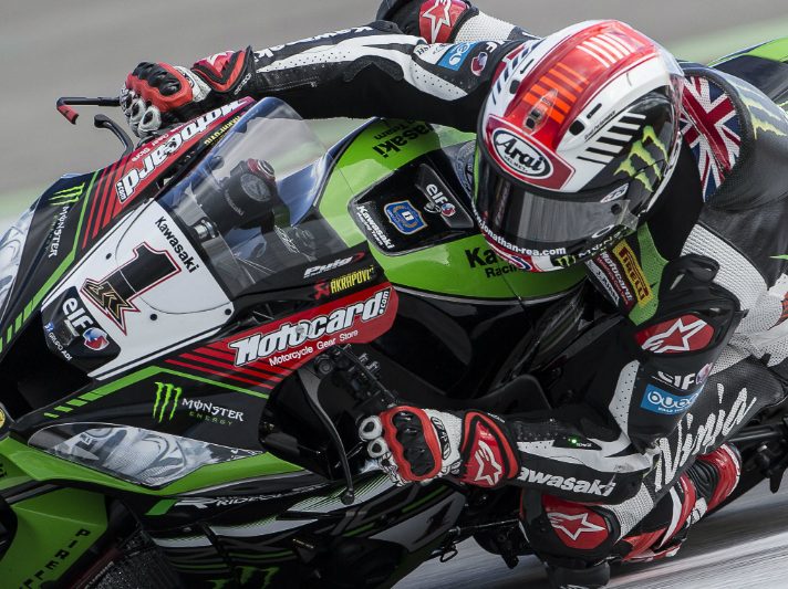Superbike Donington Prove 1 Rea primo con scivolata
