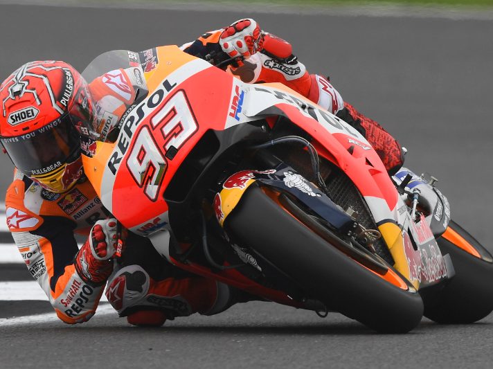 MotoGP Silverstone Qualifiche Marquez da record, prima fila per Rossi e Crutchlow