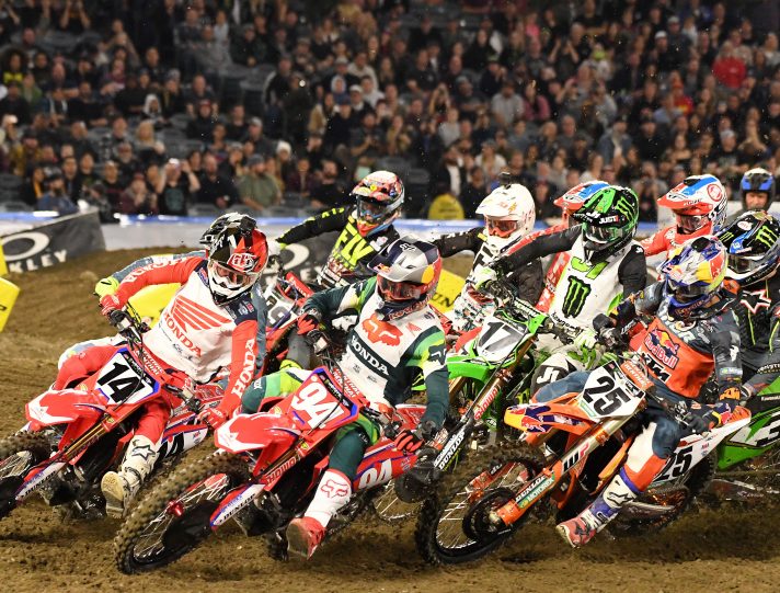 Supercross: gli orari per seguire la sfida tra Cooper Webb e Ken Roczen