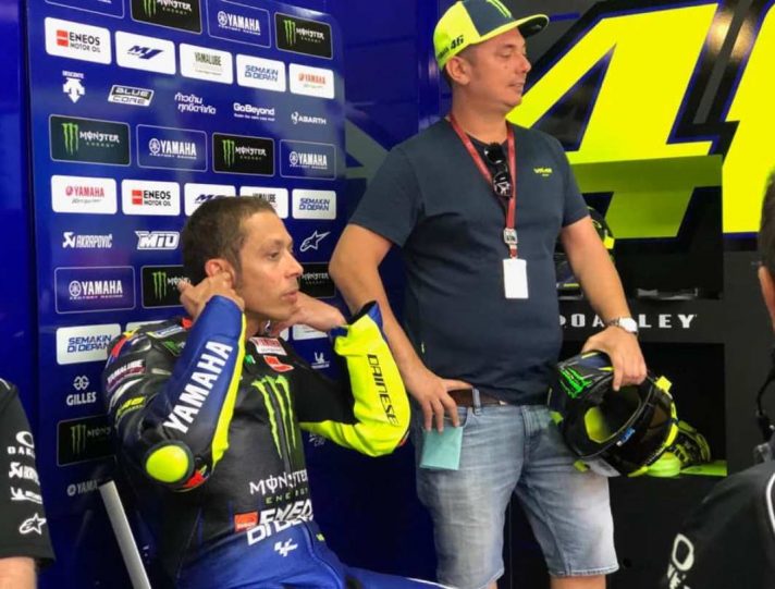 Valentino Rossi sull’altare… con Alessio Salucci Valentino Rossi e Alessio Salucci