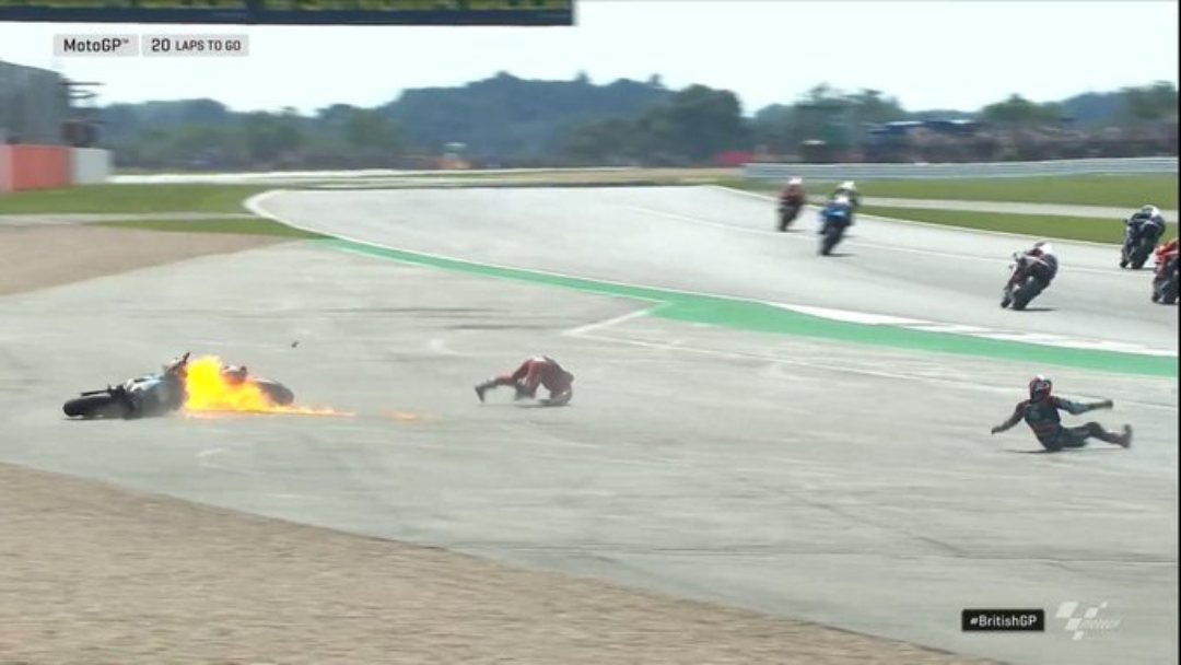 Andrea Dovizioso cade a Silverstone