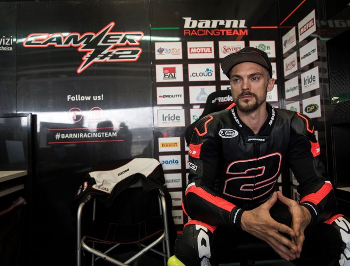 Leon Camier, neanche la Ducati V4 R vince da sola Leon Camier