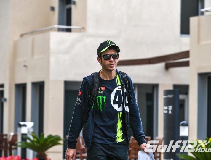 Valentino Rossi a Yas Marina: assalto in Ferrari alla 12 Ore del Golfo Valentino Rossi a Yas Marina