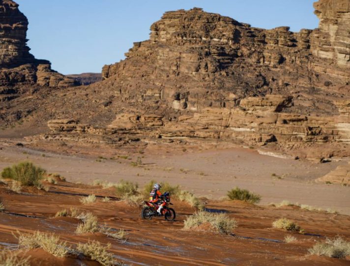 Dakar, Tappa 4: Sunderland 1° beffa Cornejo, abbandona De Soultrait