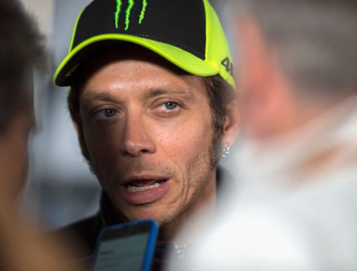 Valentino Rossi-Yamaha, c’è tanta fretta. Sumi: “Deve decidere presto” Valentino Rossi