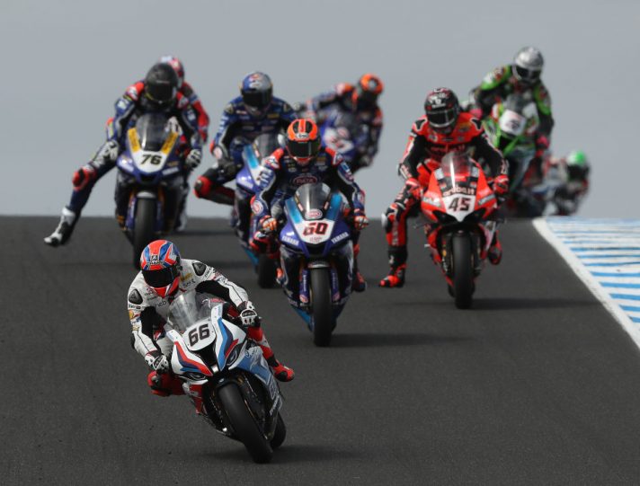 Superbike, Tom Sykes non ci sta: “Rea troppo lento, non potevo evitarlo” Tom Sykes