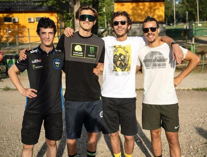 Valentino Rossi, Luca Marini e i ragazzi dell'Academy VR46