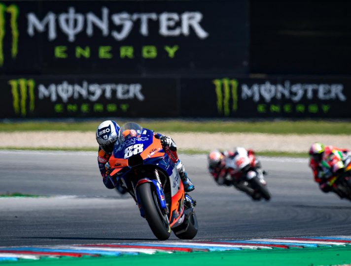 MotoGP: Oliveira 6° in rimonta. Poncharal: “Aveva il ritmo dei primi” oliveira motogp