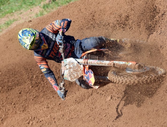 MXGP Riga: Che colpaccio, Tony Cairoli domina gara 1 a Kegums! Tony Cairoli, MXGP
