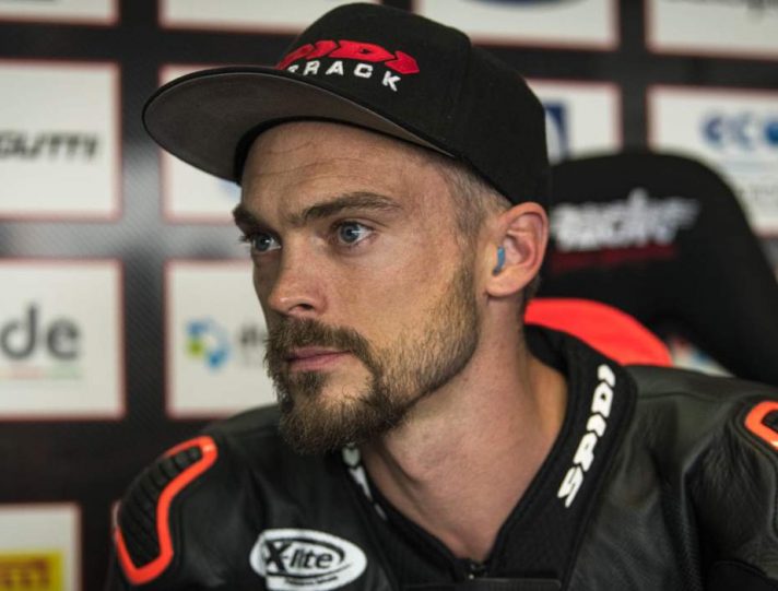 Superbike: Leon Camier, il futuro non dipende solo dalla spalla leon camier superbike