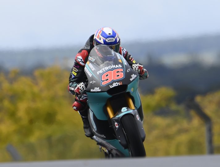 Moto2, Le Mans: a Jake Dixon le FP2, Luca Marini che botto!
