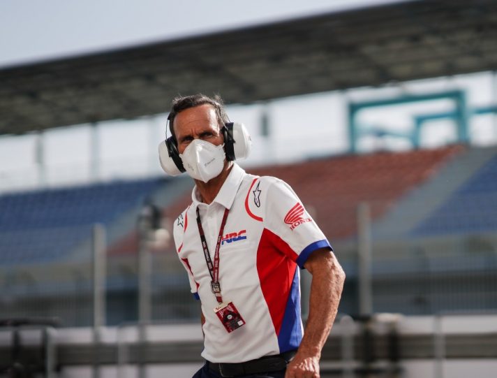 MotoGP, Alberto Puig resta a casa per motivi di salute MotoGP, Alberto Puig team manager HRC