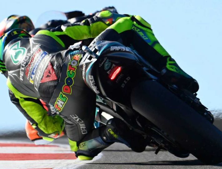 MotoGP, Valentino Rossi e Casey Stoner: storico incrocio a Portimao MotoGP, Valentino Rossi