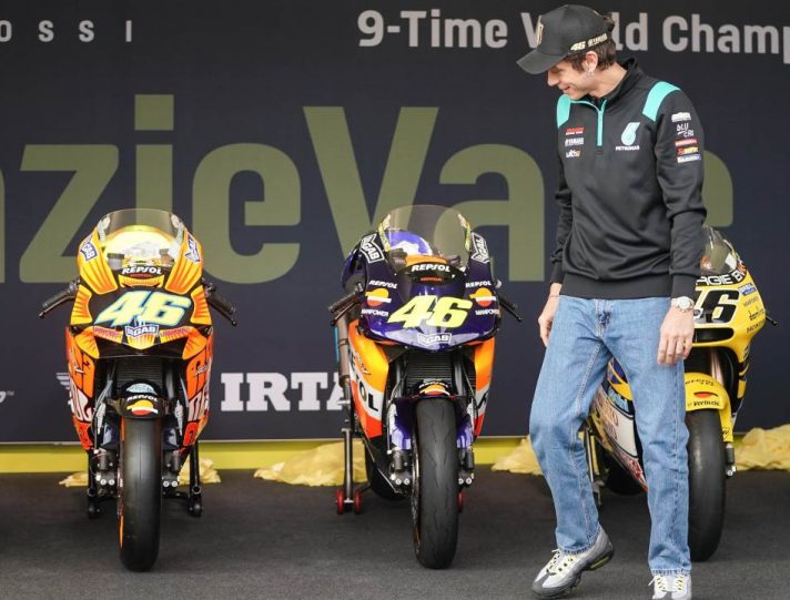 MotoGP, Puig dice no a Valentino Rossi: la storica 500 resta alla Honda MotoGP, Valentino Rossi a Valencia 2021