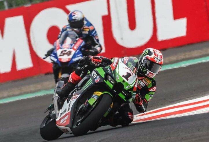 Jonathan Rea e Toprak Razgatlioglu