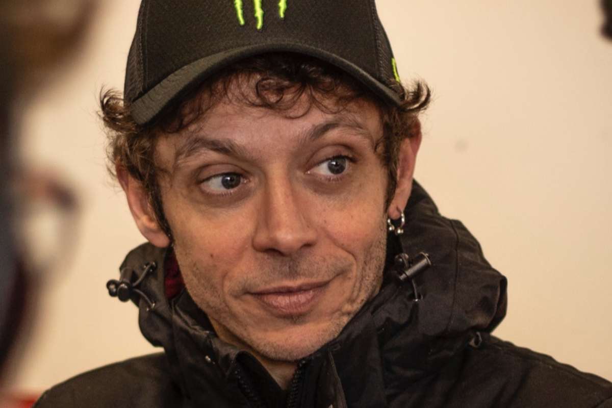 Valentino Rossi papà gli auguri di Dovizioso, nonna Stefy e della VR46 Valentino Rossi papà gli auguri di Dovizioso, nonna Stefy e della VR46