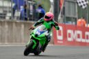 Kawasaki vince nel British Superbike con la politica giovani