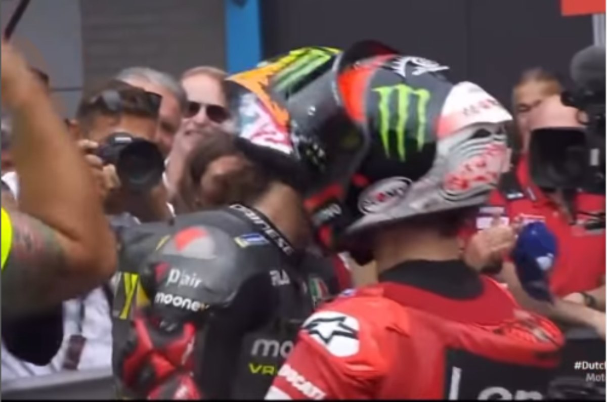 MotoGP Assen: il podio porta la firma di Valentino Rossi Pecco Bagnaia e Marco Bezzecchi