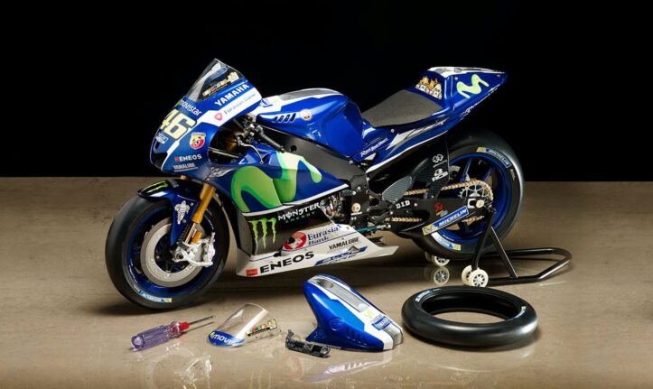 Ecco come montarsi a casa la Yamaha YZR-M1 di Valentino Rossi Valentino Rossi, De Agostini