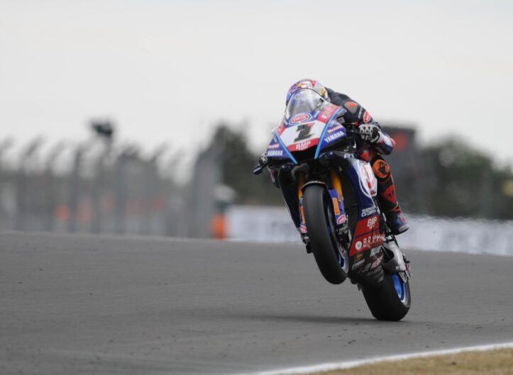 Superbike Donington: Prove 1, Toprak Razgatlioglu infastidisce Jonathan Rea Toprak Razgtalioglu, Superbike