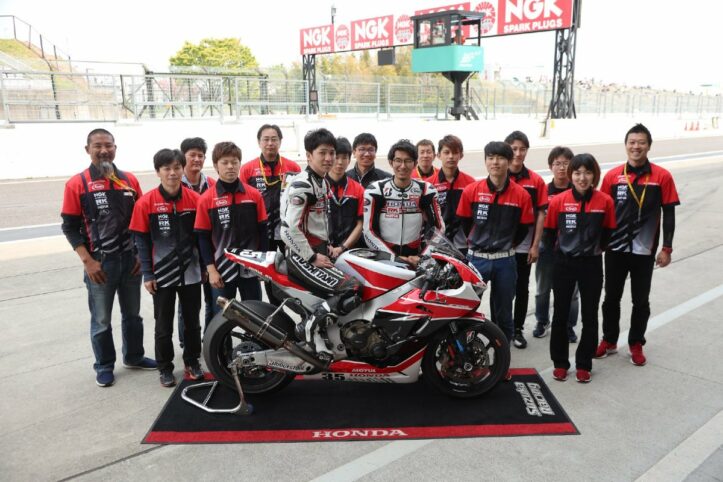 La 8 ore di Suzuka: il dopolavoro dei dipendenti Honda, Yamaha e Suzuki La 8 ore di Suzuka: il dopolavoro dei dipendenti Honda, Yamaha e Suzuki