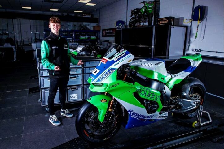 Linea verde Kawasaki nel British Superbike: Max Cook al debutto