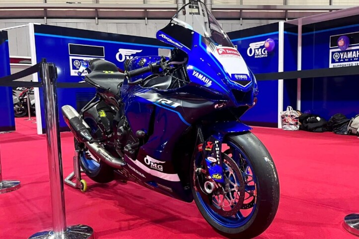 OMG Racing Yamaha in blu per il British Superbike 2024
