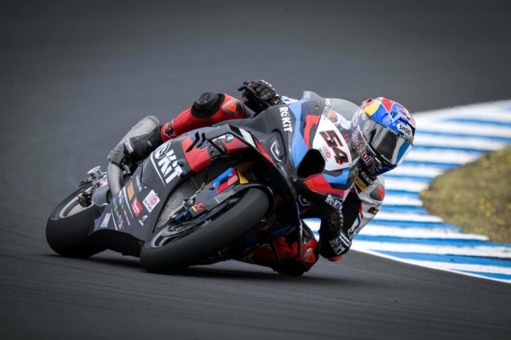 Superbike Austrália, Razgatlioglu penalizado e surpreendido pela Ducati